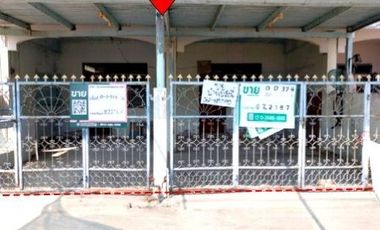 ทรัพย์ บสส. รหัส 8Z2167 ทาวน์เฮ้าส์  อ่างทอง