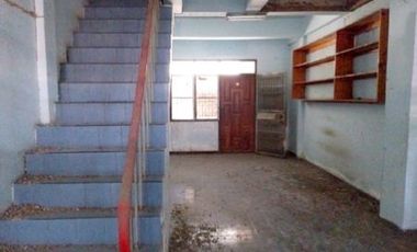 ทรัพย์ บสส. รหัส 8Z2167 ทาวน์เฮ้าส์  อ่างทอง