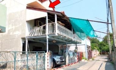 ทรัพย์ บสส. รหัส 8Z2167 ทาวน์เฮ้าส์  อ่างทอง