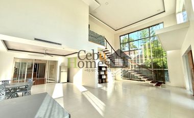 Five Bedroom Home with Pool For Rent in Mandaue
