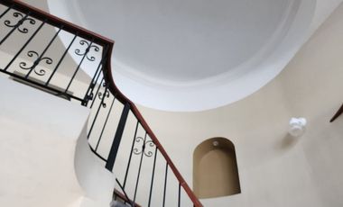 Renta Casa en juriquilla 5 recamaras, amplio jardin. Queretaro