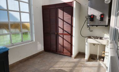 Renta Casa en juriquilla 5 recamaras, amplio jardin. Queretaro