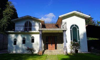 ESPECTACULAR QUINTA EN VENTA CON CABAÑAS