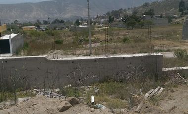 Venta de Terreno Mitad del Mundo Via Calacalí 8.400 m²  Negociable