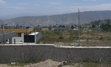 Venta de Terreno Mitad del Mundo Via Calacalí 8.400 m²  Negociable