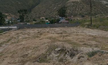 Venta de Terreno Mitad del Mundo Via Calacalí 8.400 m²  Negociable