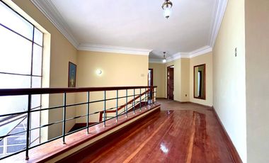 Casa amplia en alquiler Av. Conde de Nieva