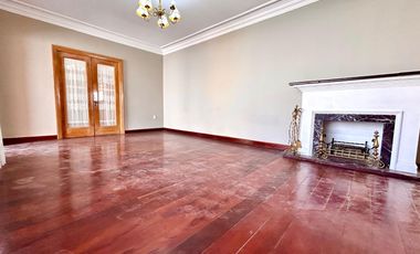 Casa amplia en alquiler Av. Conde de Nieva