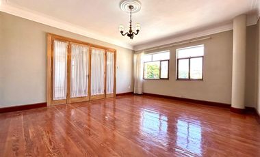 Casa amplia en alquiler Av. Conde de Nieva