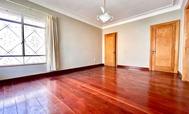 Casa amplia en alquiler Av. Conde de Nieva