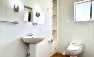 Casa amplia en alquiler Av. Conde de Nieva