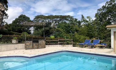 PR15736 Casa en arriendo en el sector Loma del Chocho, Envigado