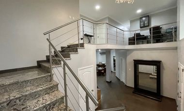 En Venta Casa de 5 Dormitorios en Urb. Estancia del Rio en Via Samborondon