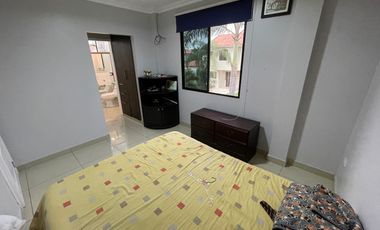 En Venta Casa de 5 Dormitorios en Urb. Estancia del Rio en Via Samborondon