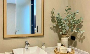 FOR RENT: PRIME BEACHFRONT 1BEDROOM CONDO UNIT WITH STUNNING SEAVIEW IN REEF RESIDENCES, LAPU-LAPU CITY, CEBU.