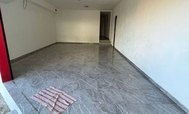 Local en venta cerca de avenidas principales