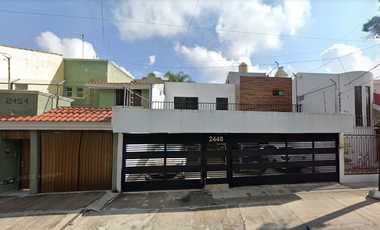 VENTA DE CASA EN CUARZO, BOSQUES DE LA VICTORIA, GUADALAJARA JALISCO