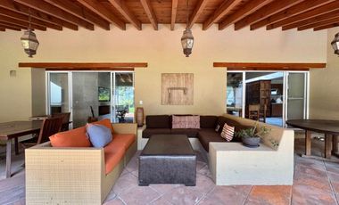 CASA EN VENTA EN LA ZONA CENTRO DE AVANDARO CON USO COMERCIAL