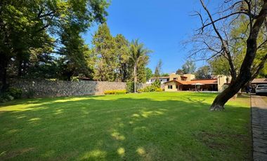 CASA EN VENTA EN LA ZONA CENTRO DE AVANDARO CON USO COMERCIAL
