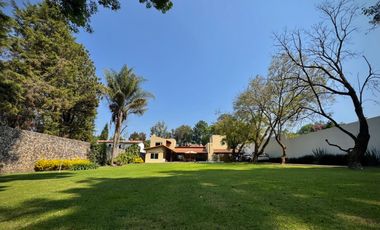 CASA EN VENTA EN LA ZONA CENTRO DE AVANDARO CON USO COMERCIAL