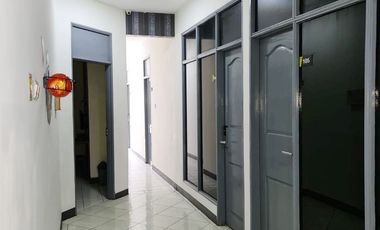 Hotel Penginapan OYO 50 Kamar Omset Bagus di Cideng, Jakarta Pusat