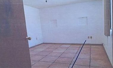 CASA EN VENTA AL SUR DE AGUASCALIENTES IDEAL PARA OFICINAS