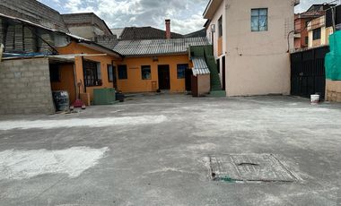 VENDO PROPIEDAD, AREA DE TERRENO 408m2 , ESQUINERA,SECTOR LA ATAHUALPA, QUITO, ECUADOR