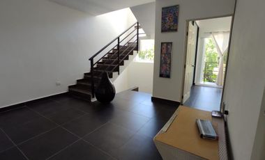 AMUEBLADA CASA CON ALBERCA PRIVADA EN ALDEA HA