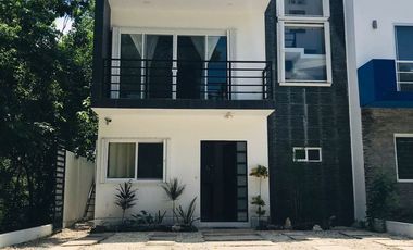 AMUEBLADA CASA CON ALBERCA PRIVADA EN ALDEA HA