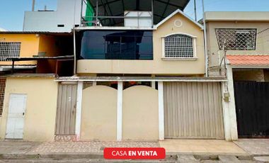 EN VENTA: casa de 2 pisos en sector Urdeza Este, a pocas cuadras del Hotel Oro Verde, Machala