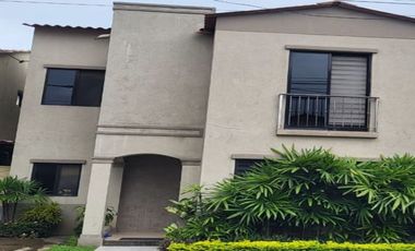 CASA DE VENTA,  URB.VERANDA, AV.NARCISA DE JESUS, NORTE DE GUAYAQUIL