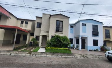 CASA DE VENTA,  URB.VERANDA, AV.NARCISA DE JESUS, NORTE DE GUAYAQUIL