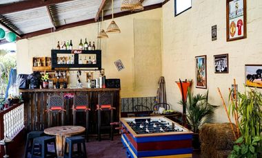 HOSTERIA en venta, 10.000m2 de terreno y 968m2 construidos, piscina, 20 parqueos