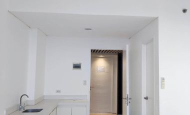 Nice Location Unfurnished Studio Unit for Rent in Avenir Condo Near IT Park