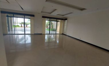 Samborondon, Venta Hermosa Casa de 5 Dorm. con Piscina y Vista Al Rio