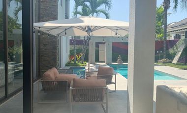 Isla Mocoli, Alquilo Linda Casa Amoblada con Piscina