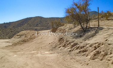 Se vende hermosa parcela de 11.600 mts2 en condominio en sector Alhué, Curacavi.
