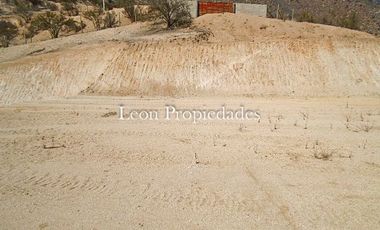 Se vende hermosa parcela de 11.600 mts2 en condominio en sector Alhué, Curacavi.