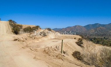 Se vende hermosa parcela de 11.600 mts2 en condominio en sector Alhué, Curacavi.