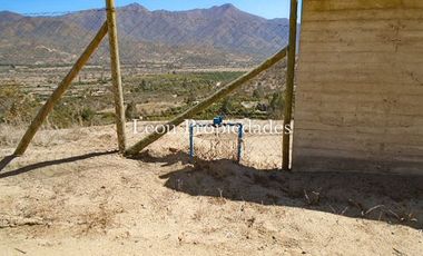 Se vende hermosa parcela de 11.600 mts2 en condominio en sector Alhué, Curacavi.
