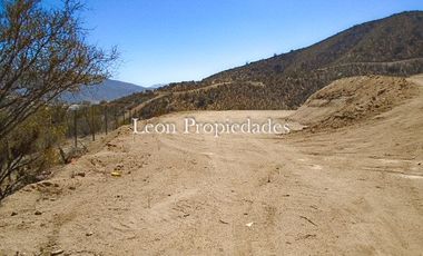 Se vende hermosa parcela de 11.600 mts2 en condominio en sector Alhué, Curacavi.