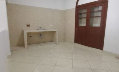 ARRIENDO CASA COMERCIAL BARRIO CENTRO