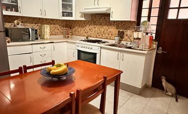 VENTA DE CASA EN ESQUINA CON 5 HABITACIONES