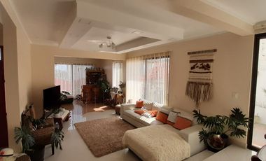 Vendo hermosa Casa Jardines del Sur