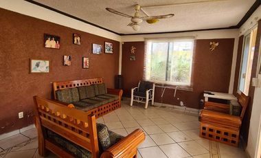 EN VENTA CASA EN ACAPULCO PIE DE LA CUESTA BARRA DE COYUCA CERCA DE LA PLAYA