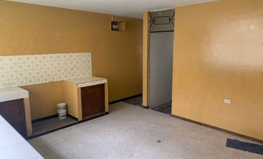 Vendo linda casa de 3 pisos  mas Tienda  -  En esquina  - Pio Pata - Huancayo –