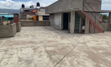Vendo linda casa de 3 pisos  mas Tienda  -  En esquina  - Pio Pata - Huancayo –