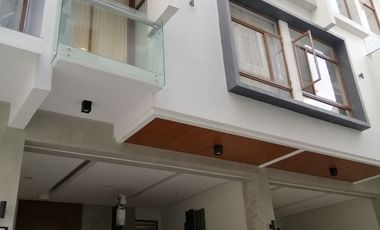 High-End 4 Storey Smart Home w/ 4BR and 2-3 Car Parking Lot Townhouse For Sale in Metro Manila City