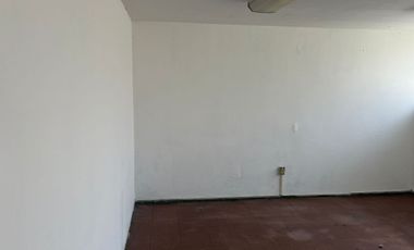 Local comercial con excelente ubicación: Centro, Álvaro Obregón esquina Corregidora por San José
