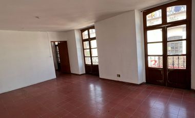 Local comercial con excelente ubicación: Centro, Álvaro Obregón esquina Corregidora por San José